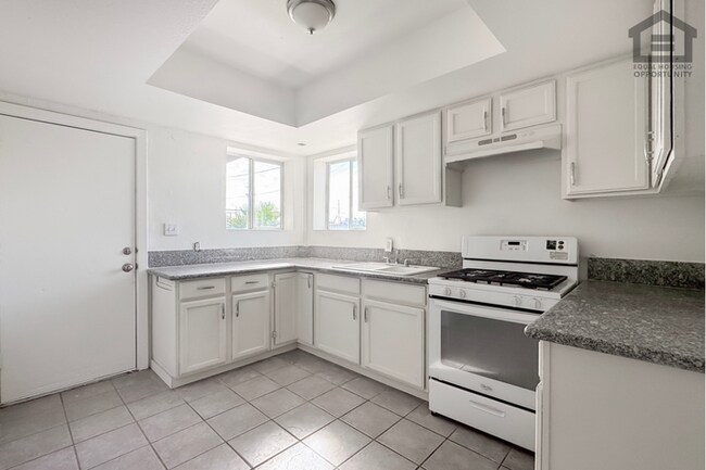 Building Photo - 2Bed/1Bath House at McDowell/32nd St! Move-In Ready on 10/08/2026! – NO HOA!