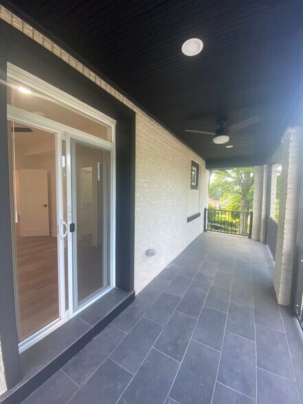 Private covered balcony - 3409 Fernside Pl