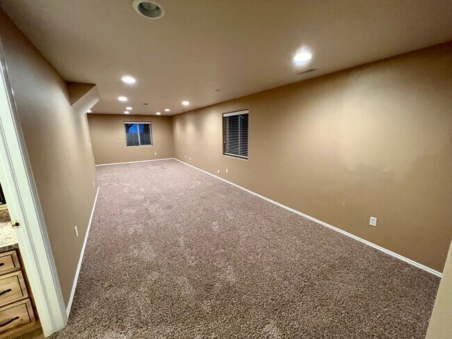 Building Photo - 4208 Willow Canyon Dr