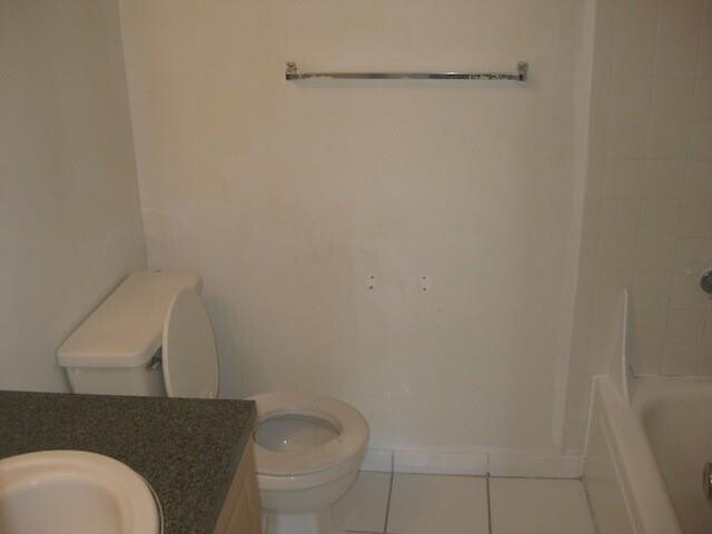 Building Photo - 605 S Pine Island Rd