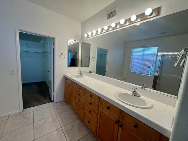 Building Photo - Aviara 4 BD, 3BA in gated community