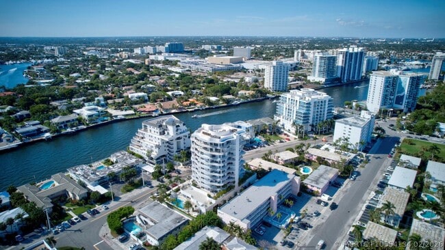 Building Photo - 612 Bayshore Dr