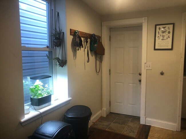 Building Photo - One Block From The Avenue! Perfect 2-Bedro...