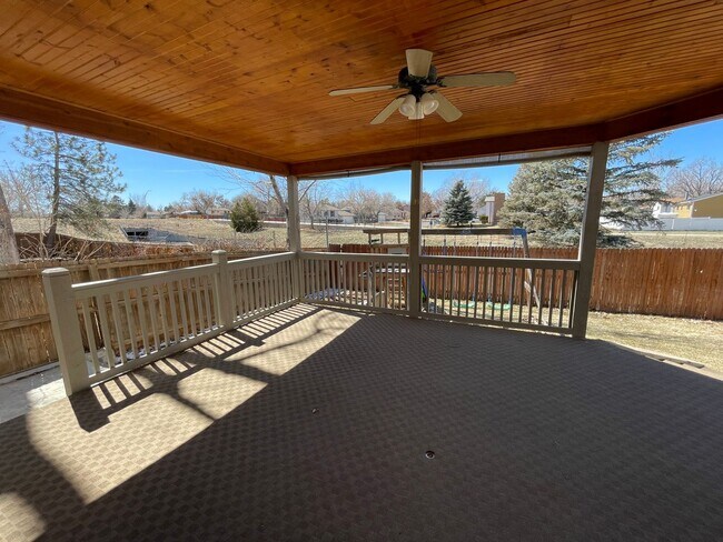 Building Photo - $0 DEPOSIT OPTION. 4BED/2.5BATH IN AURORA'S KINGSBOROUGH NEIGHBORHOOD