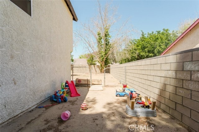Building Photo - 45041 Colleen Dr