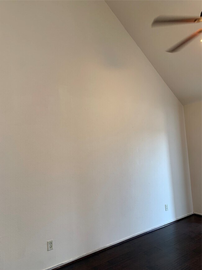 Building Photo - 14550 Fonmeadow Dr
