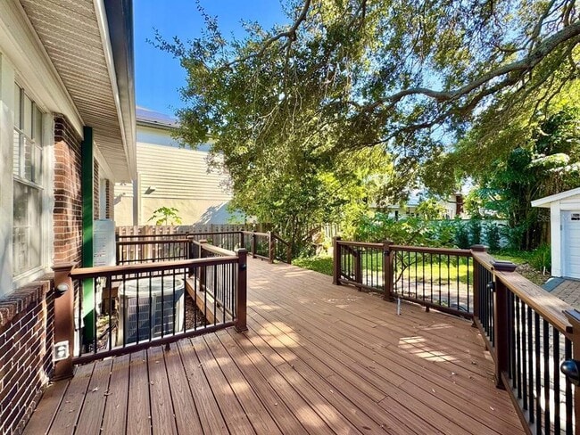 Building Photo - 3112 W Palmira Ave