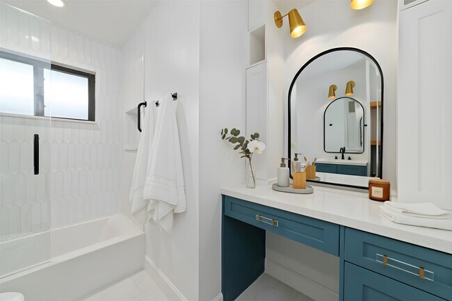 Building Photo - 5438 Briarbend Dr