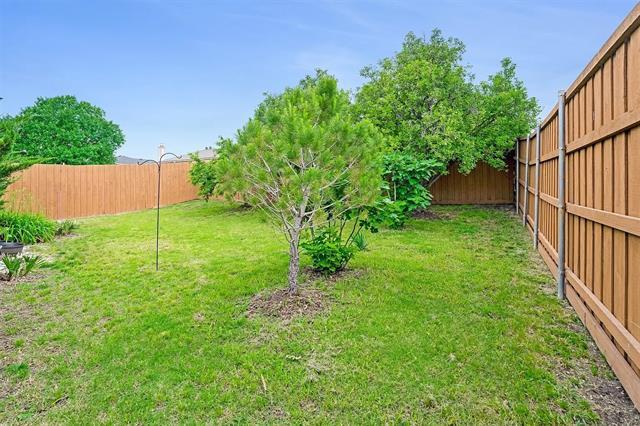 Building Photo - 2345 Maple Dr