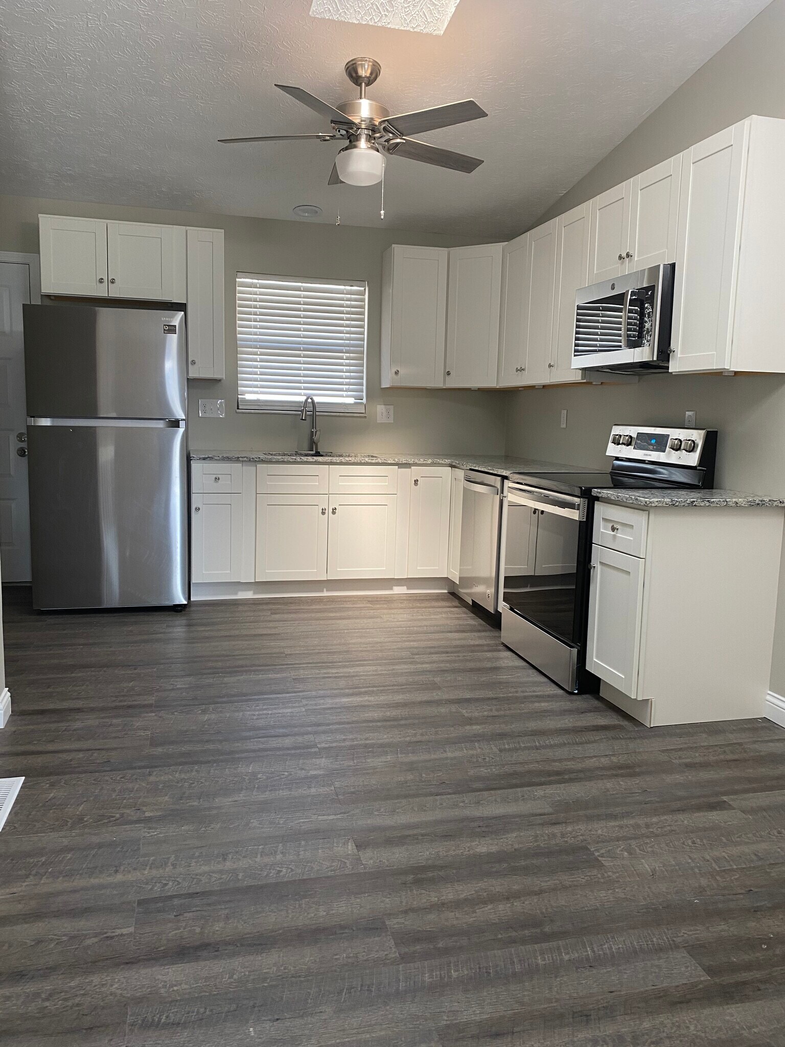 Kitchen - 2279 Joshua Cir