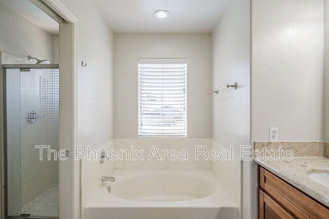 Building Photo - 1441 W Shellfish Dr