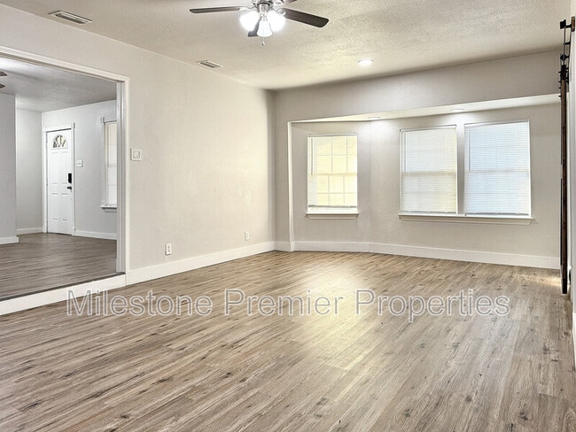 Building Photo - 218 Kansas St
