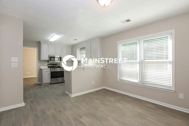 Building Photo - 3 Bedroom Pet-Friendly Home in LOGANVILLE,...