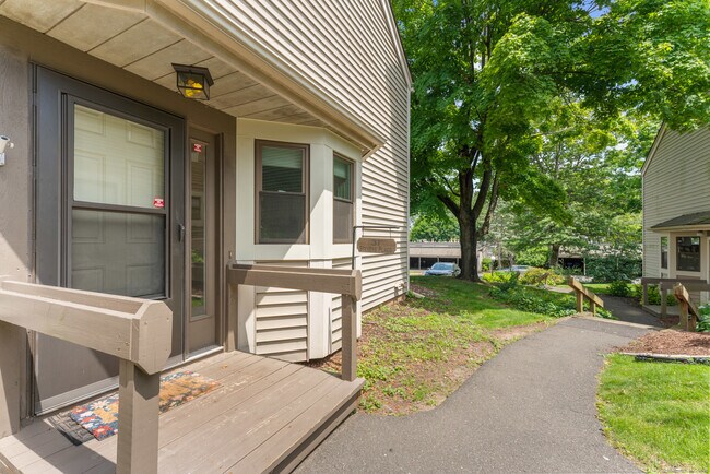 Building Photo - 31 Stevens Pl