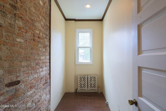 Building Photo - 28 Manning Blvd