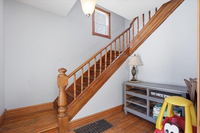 Building Photo - 626 E High St