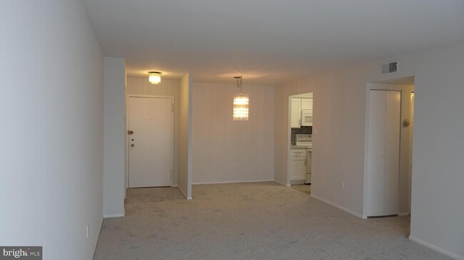 Building Photo - 7600 Roosevelt Blvd