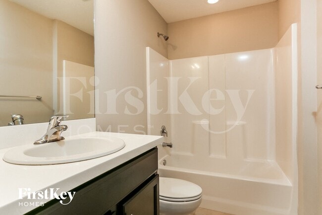 Building Photo - 3921 SW Kabane St