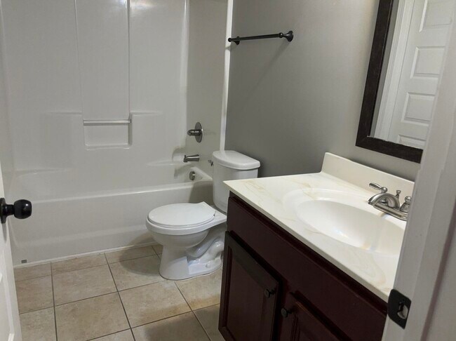 Building Photo - 3357 Grove Landing Cir