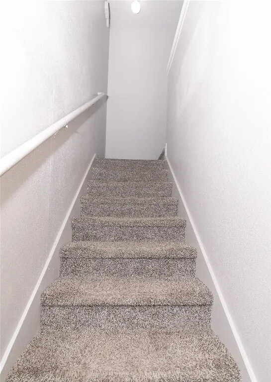 Building Photo - Room in House on Heyerdahl Dr