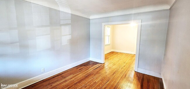 Building Photo - 914 Beaconsfield Ave