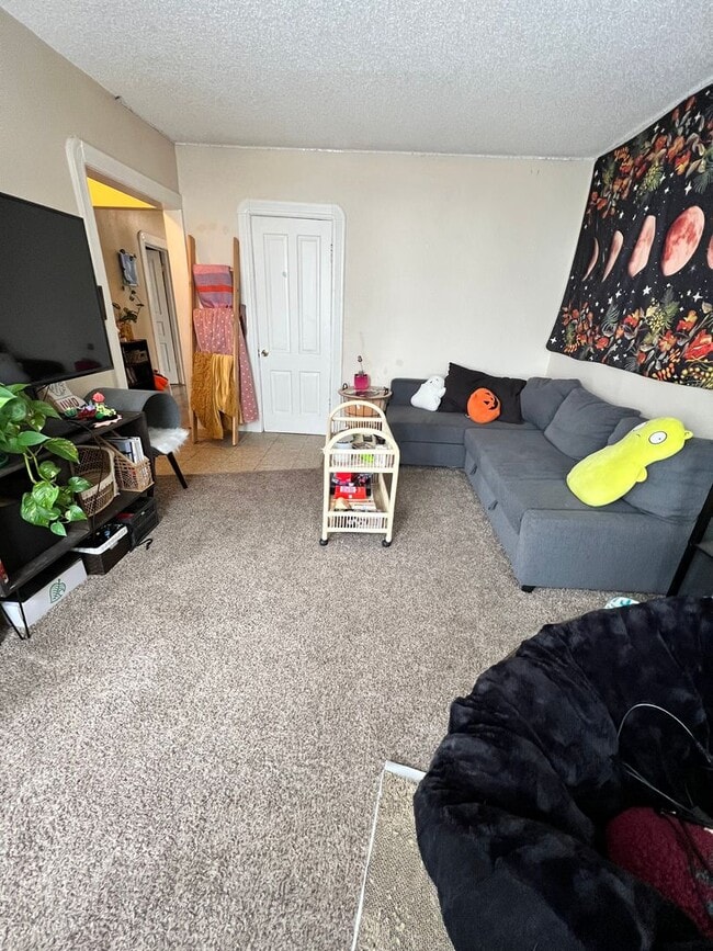 Building Photo - 2207 W 3rd St