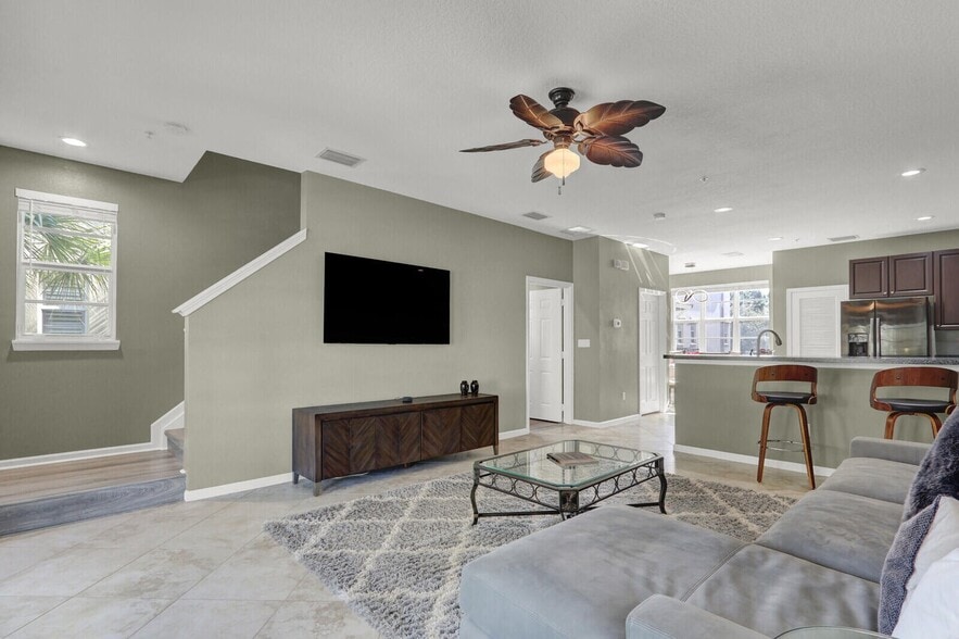 Building Photo - 136 Regions Way