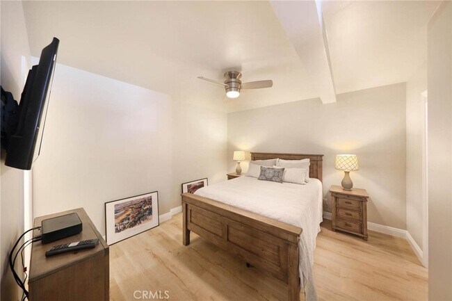 Building Photo - 327 3rd St