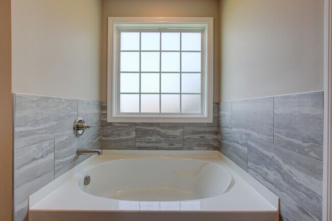 Building Photo - 1121 Cardinal Creek Dr