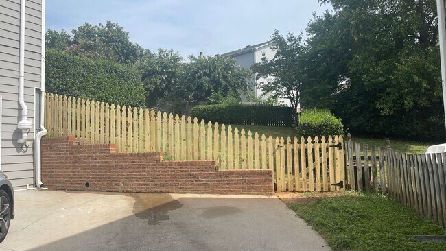 Building Photo - Knoxville (Farragut) 37934 - 4 Bedroom, 2.5 bath Farragut Home with Community Pool and Lake Acces...