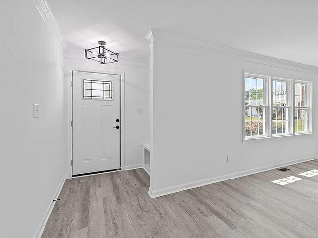 Building Photo - Lease OR Lease to Own
