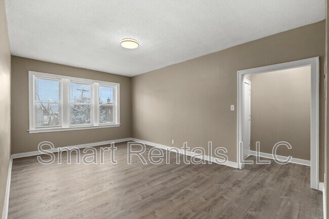 Building Photo - 4205 Ellenwood Ave