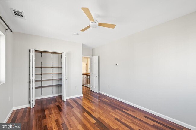 Building Photo - 10009 Sinnott Ct