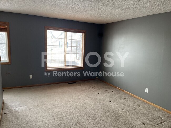 Building Photo - Available August 8 - 2 Bed/1.5 Bath Townhome in Prior Lake