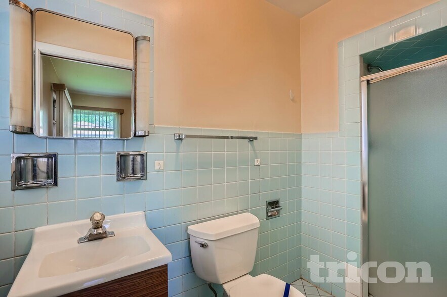 Building Photo - 8512 Frontage Rd