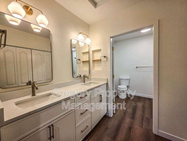 Building Photo - 12439 Totem Lake Way