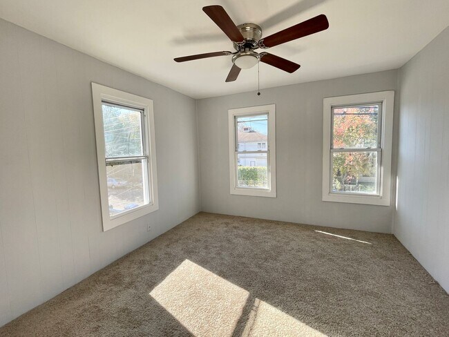 Building Photo - Gorgeous 4 Bedroom Home FOR RENT in Millville $1500