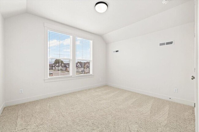 Building Photo - 319 N Sauer River Ln
