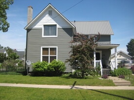 Building Photo - 901 Franklin St