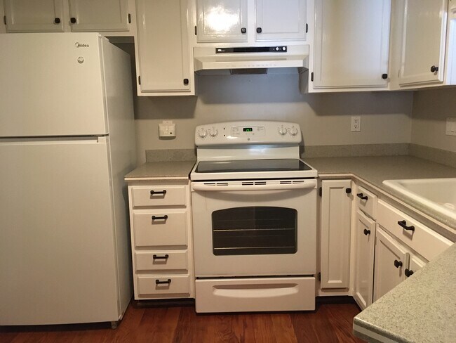 Kitchen - 6140 Gray Gate Ln