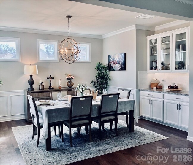 Building Photo - 8634 Shadetree St