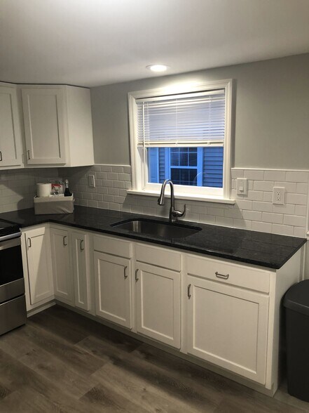 Building Photo - 108 Clinton St