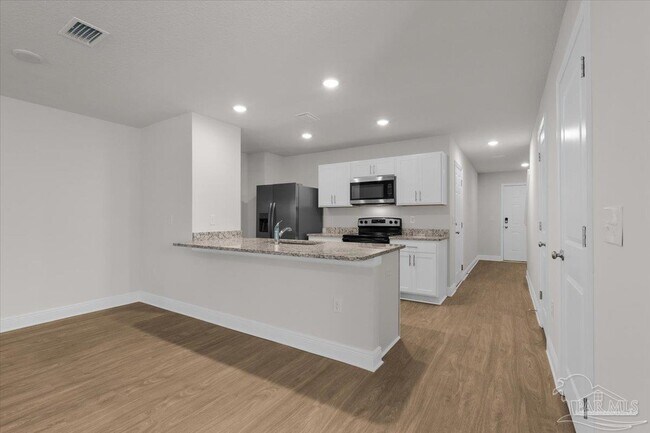 Building Photo - 1116 Coniferous Ave