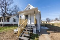 Building Photo - A Great 2BD/1.5BA Single Family Home That Has Been Recently Renovated