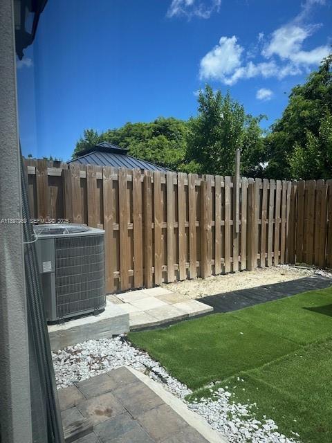 Building Photo - 390 NE 12th St