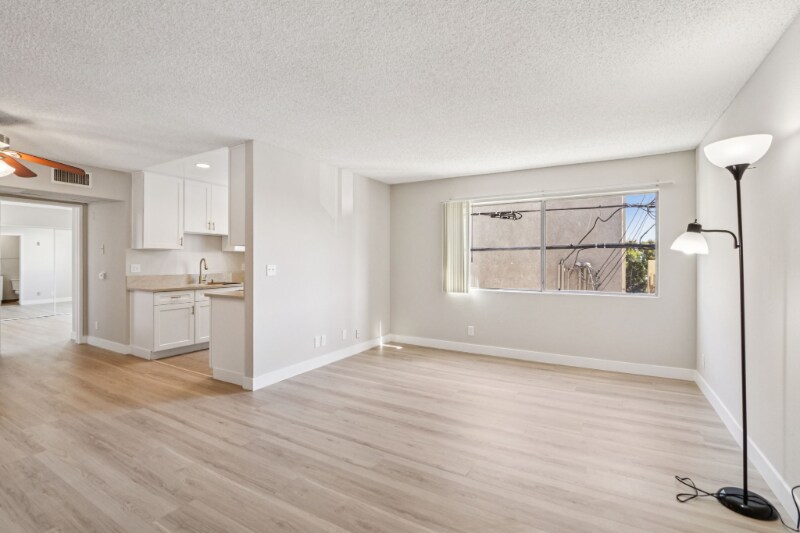 Building Photo - 626 E Verdugo Ave