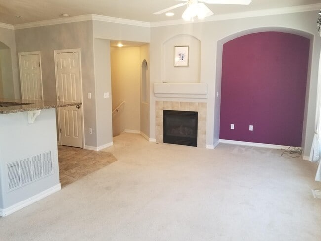 Building Photo - 5555 E Briarwood Ave