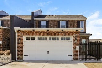 Building Photo - 7177 9th Hole Dr