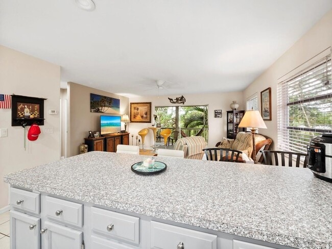 Building Photo - 109 Shore Rd