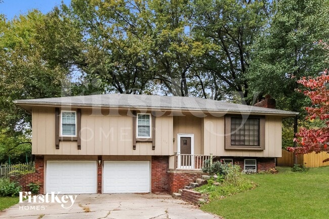 Building Photo - 704 Melrose St